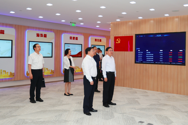 张玉卓到中国诚通中国中车开云真人 kaiyun.com集团调研强调(图1) 张玉卓到中国诚通中国中车开云真人 kaiyun.com集团调研强调(图1)
